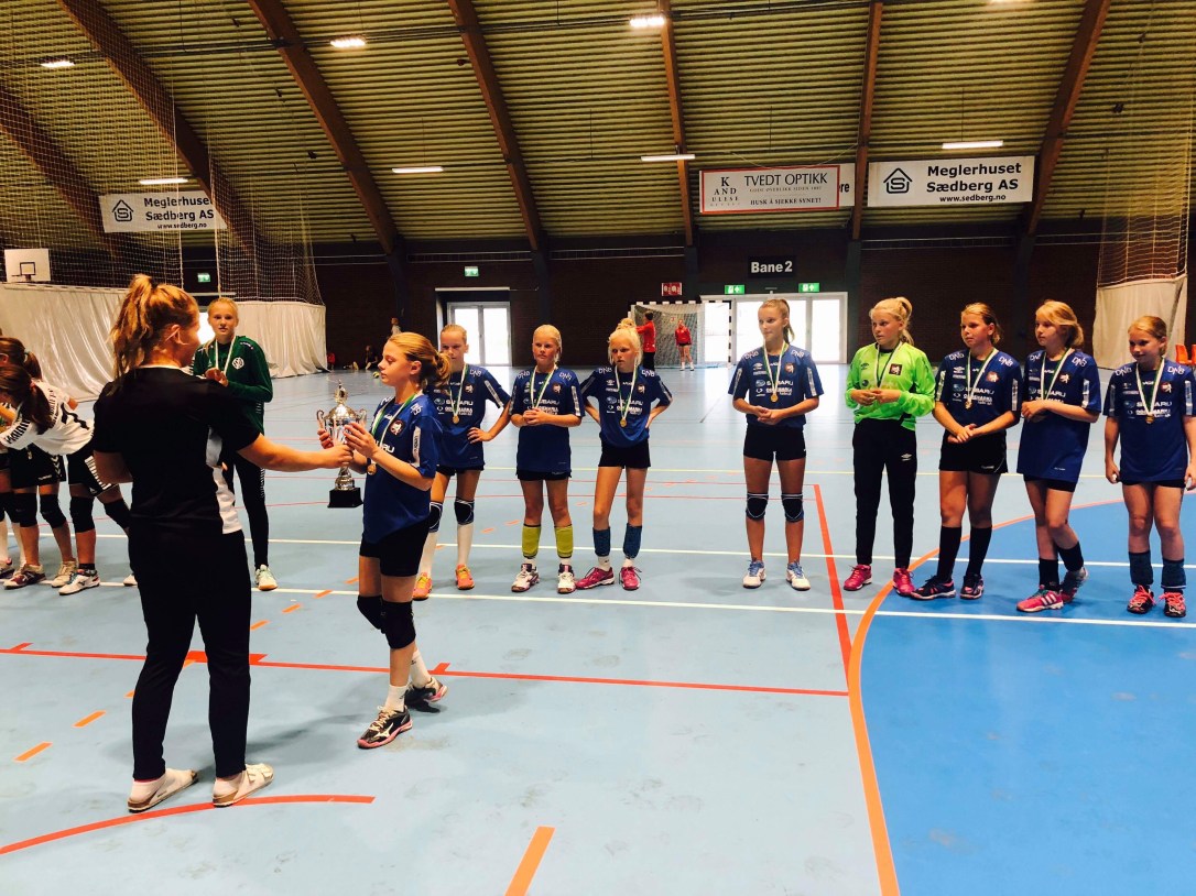 279A09C7-D07A-4160-8E02-13D4B1F75580